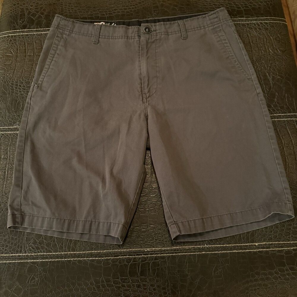 VOLCOM MEN'S 36 GRAY BOARD WALKING BERMUDA SHORTS
